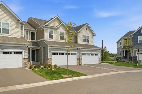 Townhouse For Sale - 19989 62nd Place<br/> Corcoran, MN 55340