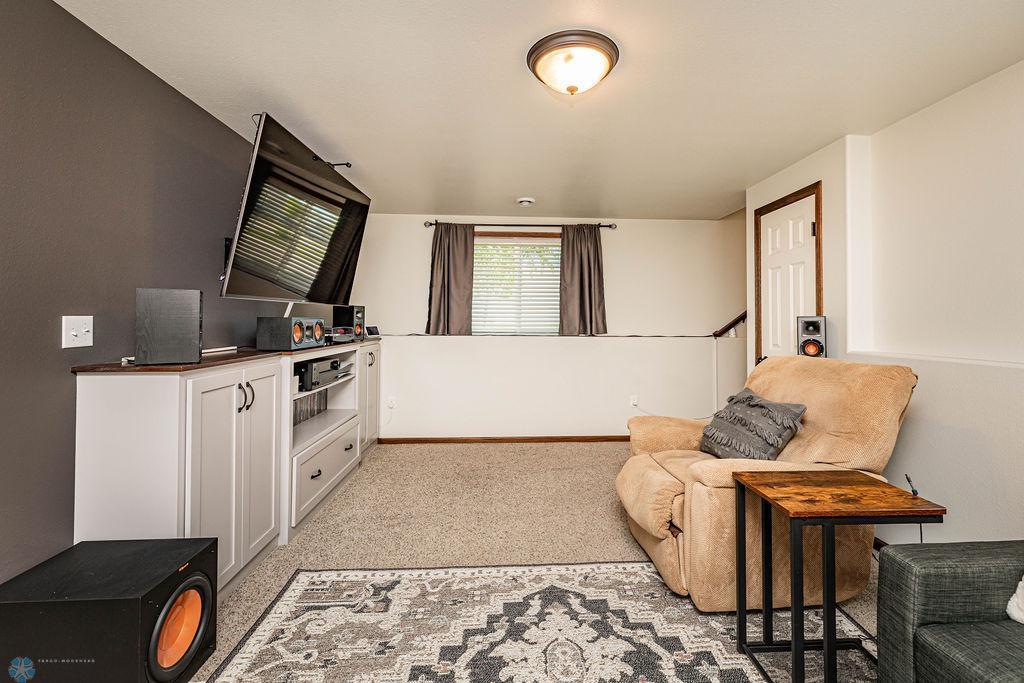 Moorhead, Minnesota 56560, United States, 3 Bedrooms Bedrooms, ,2 BathroomsBathrooms,Residential,Pending,54583