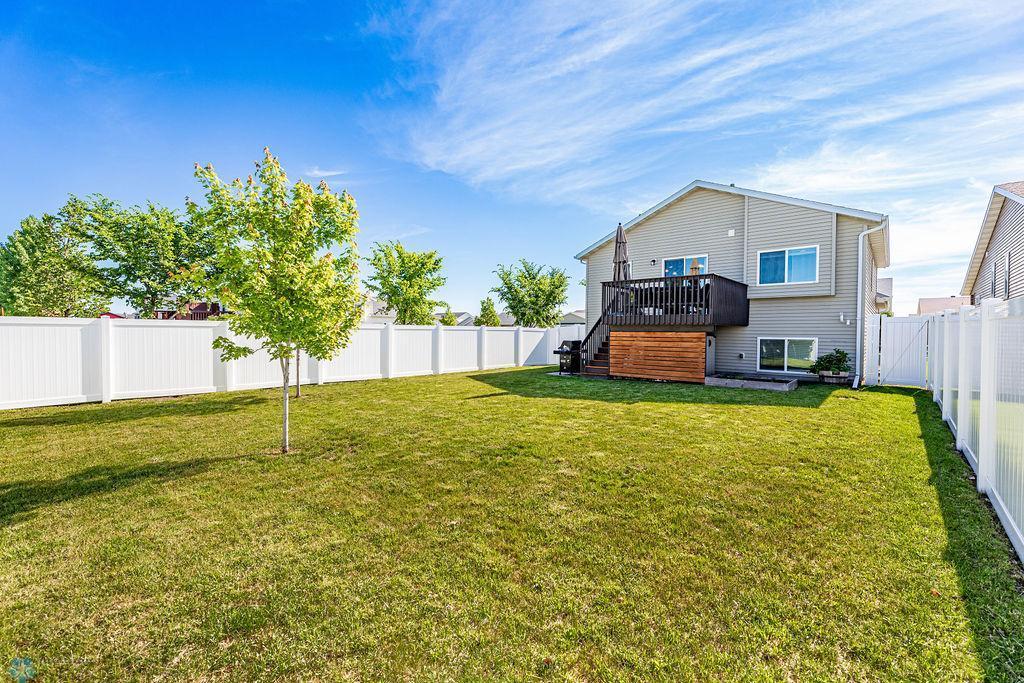 Moorhead, Minnesota 56560, United States, 3 Bedrooms Bedrooms, ,2 BathroomsBathrooms,Residential,Pending,54583