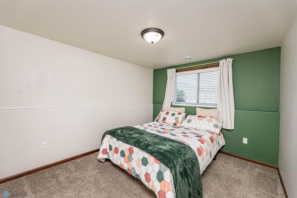 Moorhead, Minnesota 56560, United States, 3 Bedrooms Bedrooms, ,2 BathroomsBathrooms,Residential,Pending,54583