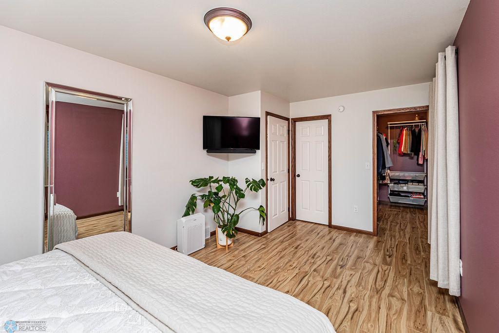 Moorhead, Minnesota 56560, United States, 3 Bedrooms Bedrooms, ,2 BathroomsBathrooms,Residential,Pending,54583