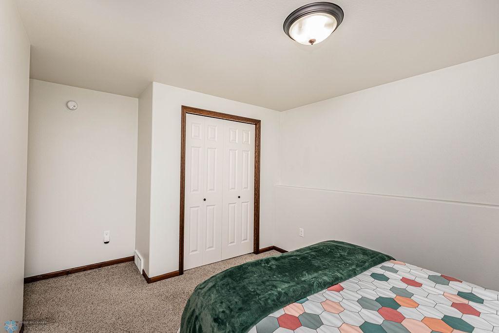 Moorhead, Minnesota 56560, United States, 3 Bedrooms Bedrooms, ,2 BathroomsBathrooms,Residential,Pending,54583