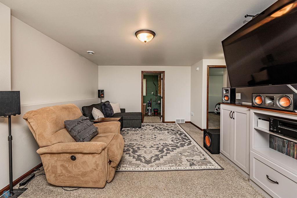 Moorhead, Minnesota 56560, United States, 3 Bedrooms Bedrooms, ,2 BathroomsBathrooms,Residential,Pending,54583