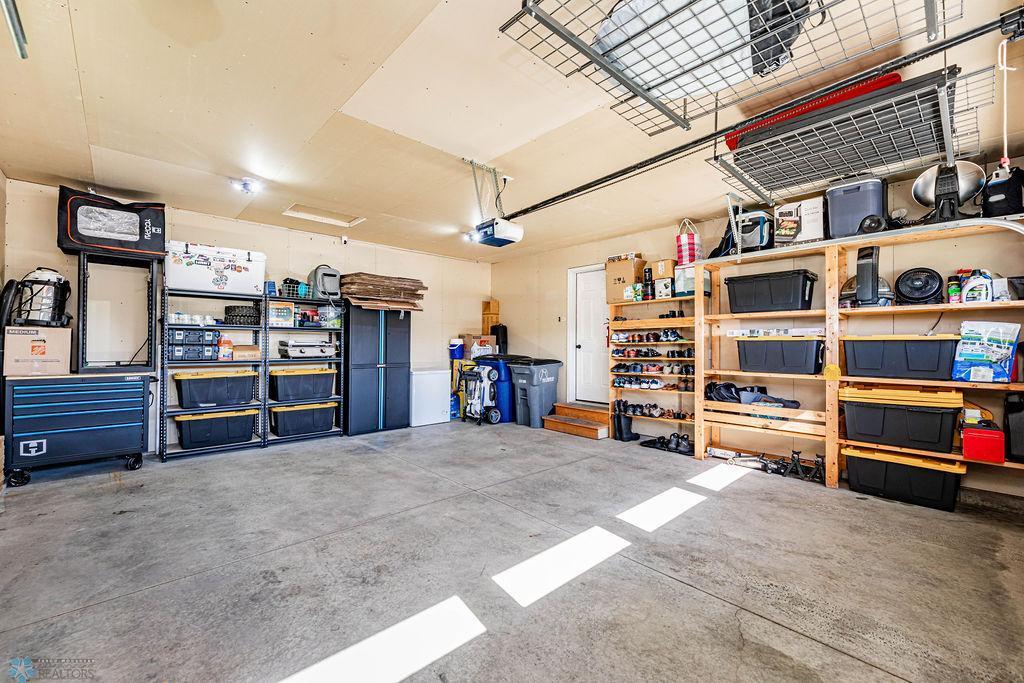 Moorhead, Minnesota 56560, United States, 3 Bedrooms Bedrooms, ,2 BathroomsBathrooms,Residential,Pending,54583