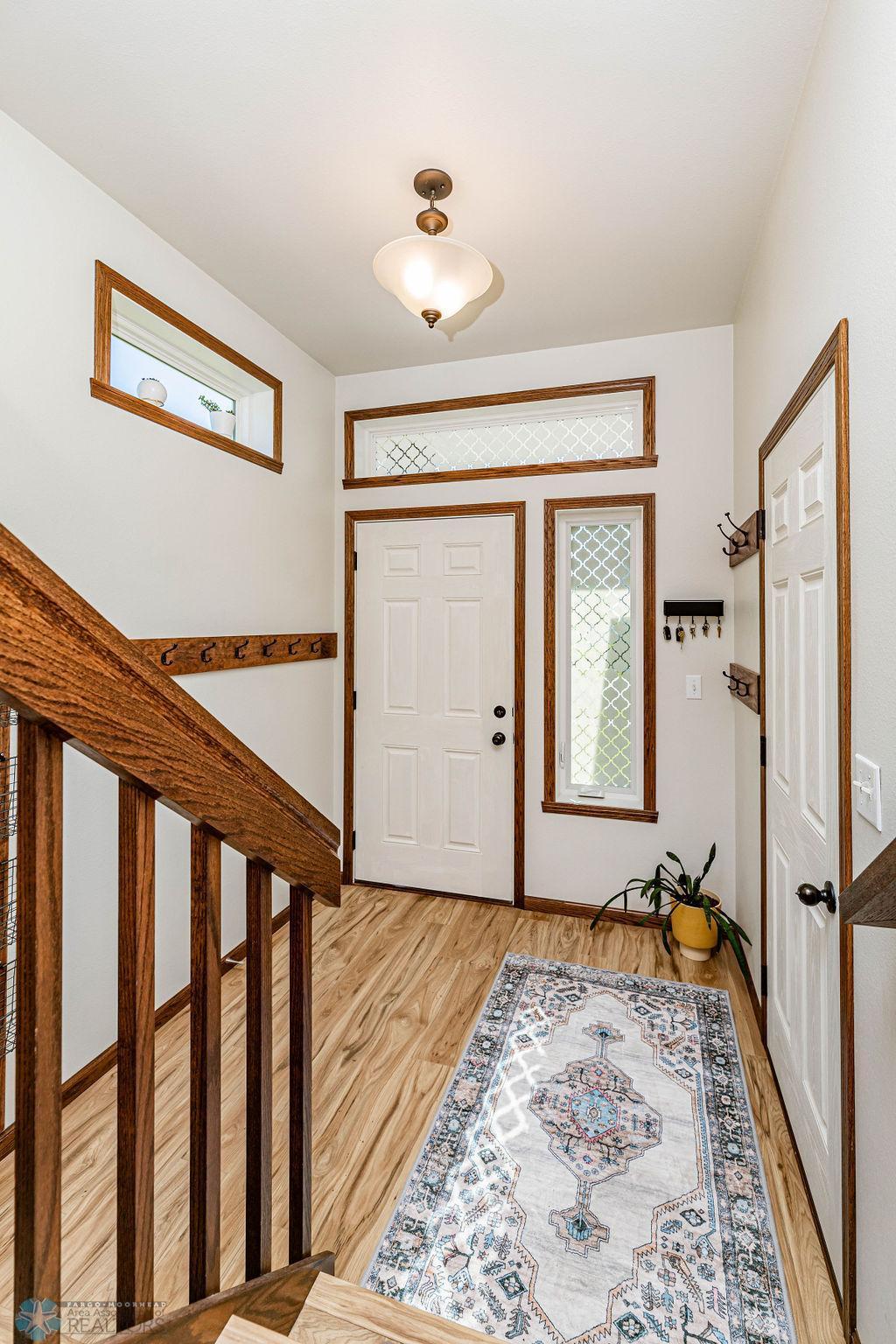 Moorhead, Minnesota 56560, United States, 3 Bedrooms Bedrooms, ,2 BathroomsBathrooms,Residential,Pending,54583