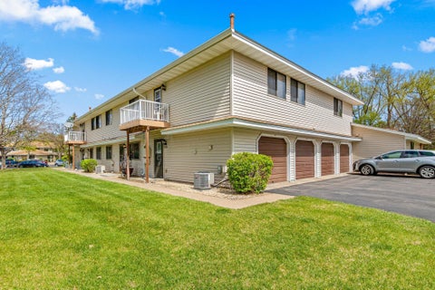 Condo For Sale - 2508 Brookdale Lane<br/> Brooklyn Park, MN 55444