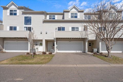 Townhouse For Sale - 8624 Savanna Oaks<br/> Washington County, Woodbury, MN 55125