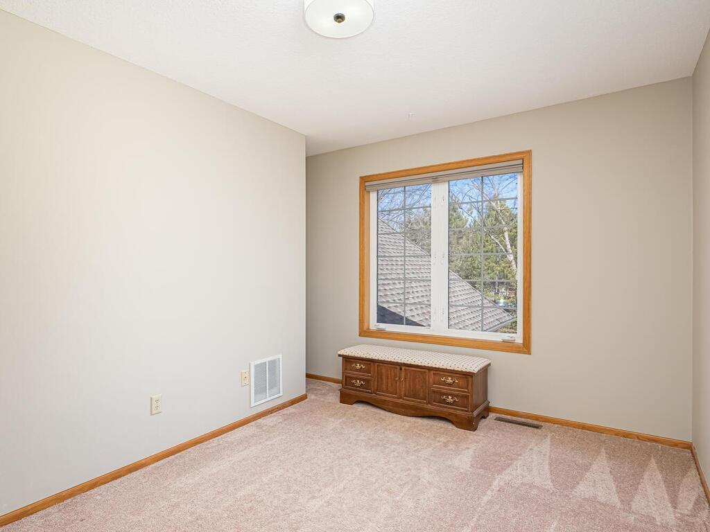 2265 Thrushwood Circle, Victoria, Minnesota image 23