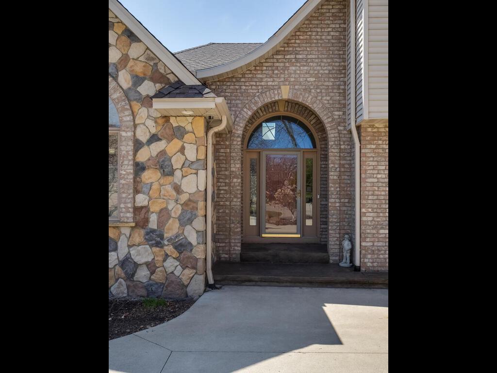 2265 Thrushwood Circle, Victoria, Minnesota image 4