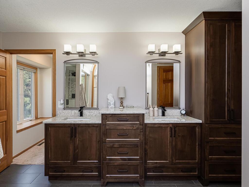2265 Thrushwood Circle, Victoria, Minnesota image 18