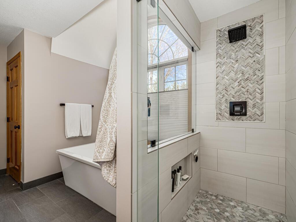 2265 Thrushwood Circle, Victoria, Minnesota image 20