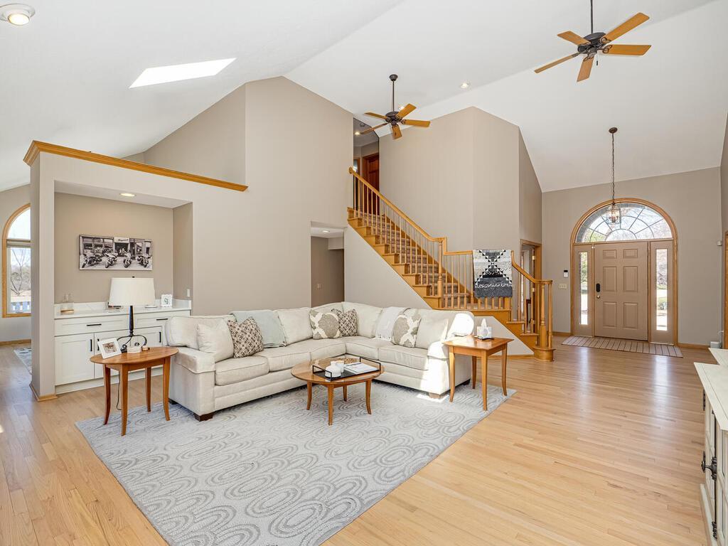 2265 Thrushwood Circle, Victoria, Minnesota image 15