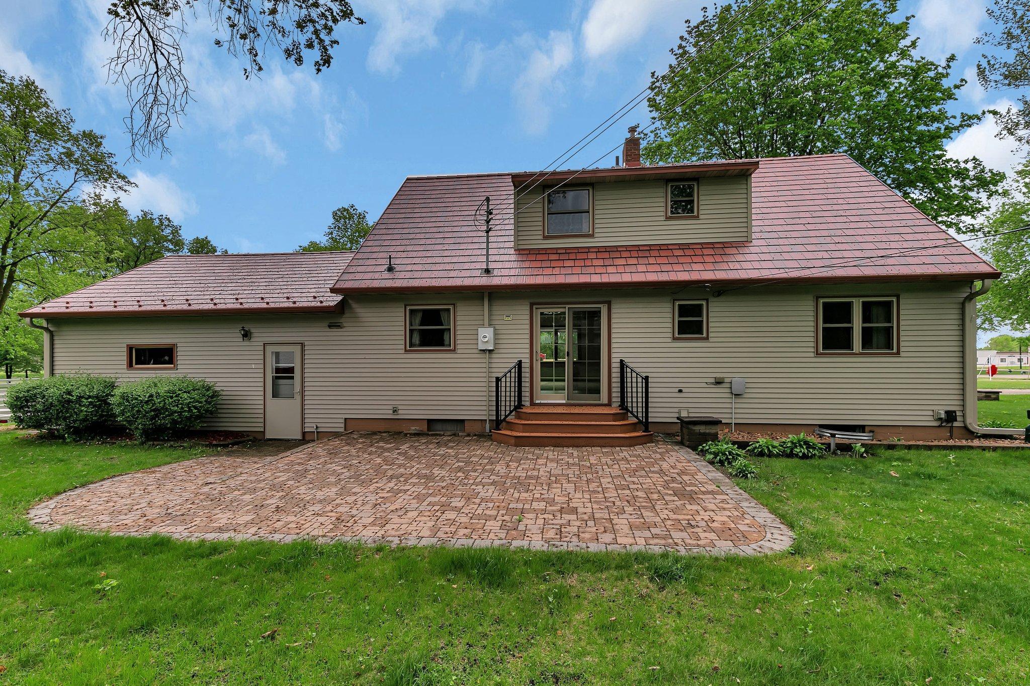 330 1st Street, Lake Lillian, Minnesota image 28