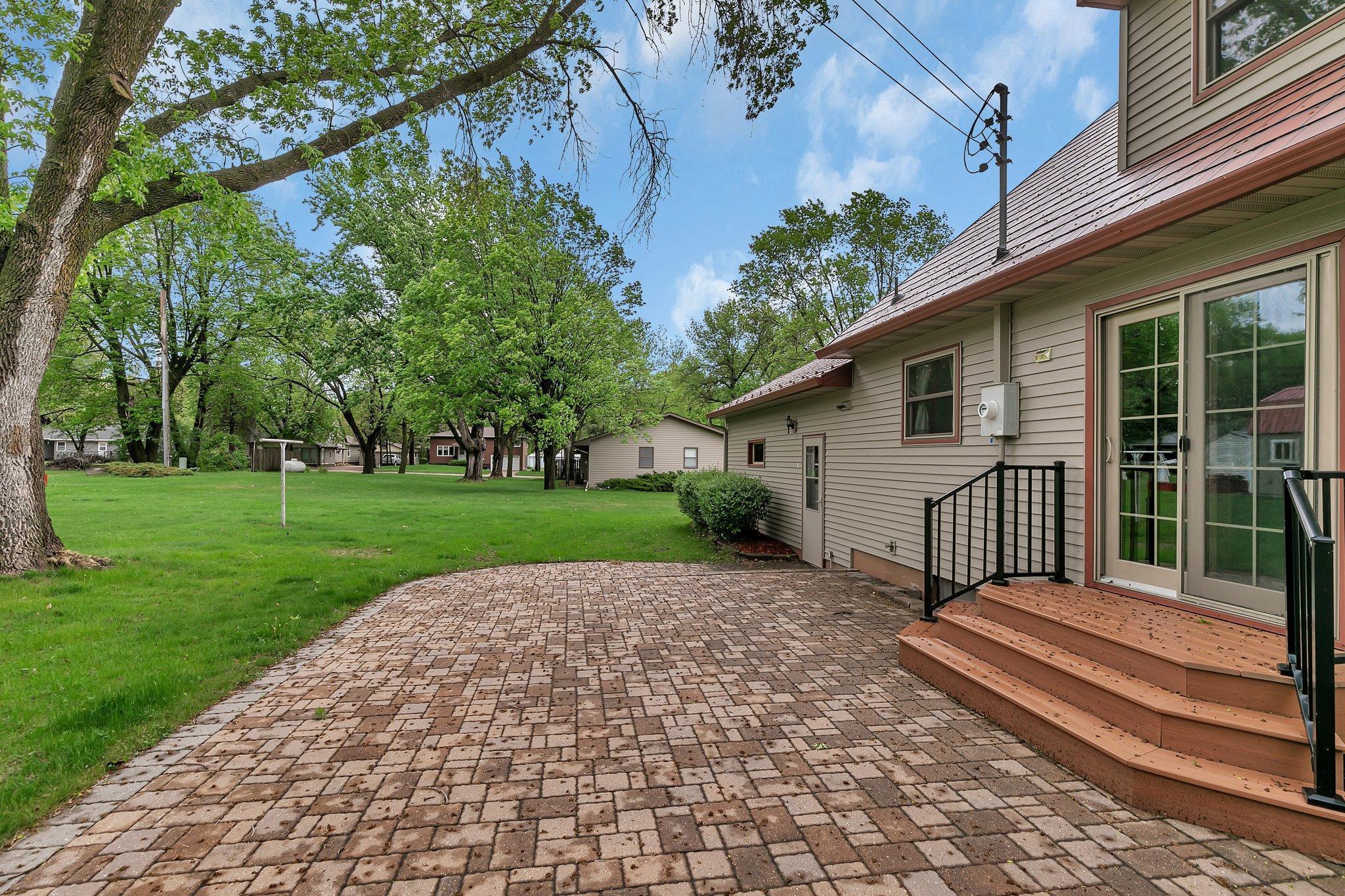 330 1st Street, Lake Lillian, Minnesota image 30