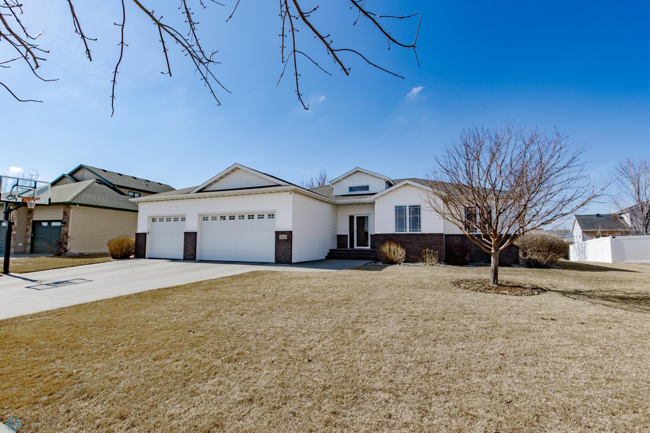 4833 Woodhaven Drive, Fargo, North Dakota image 3