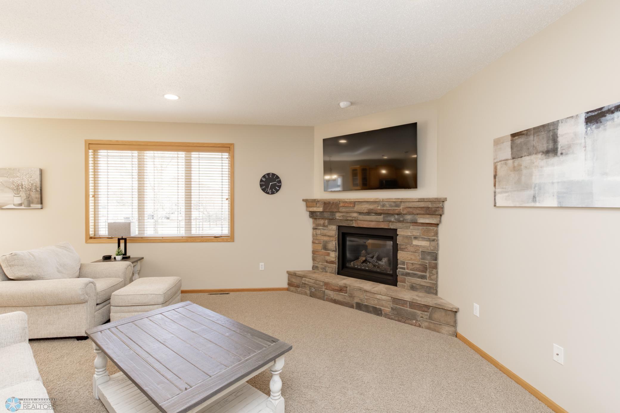 4833 Woodhaven Drive, Fargo, North Dakota image 9