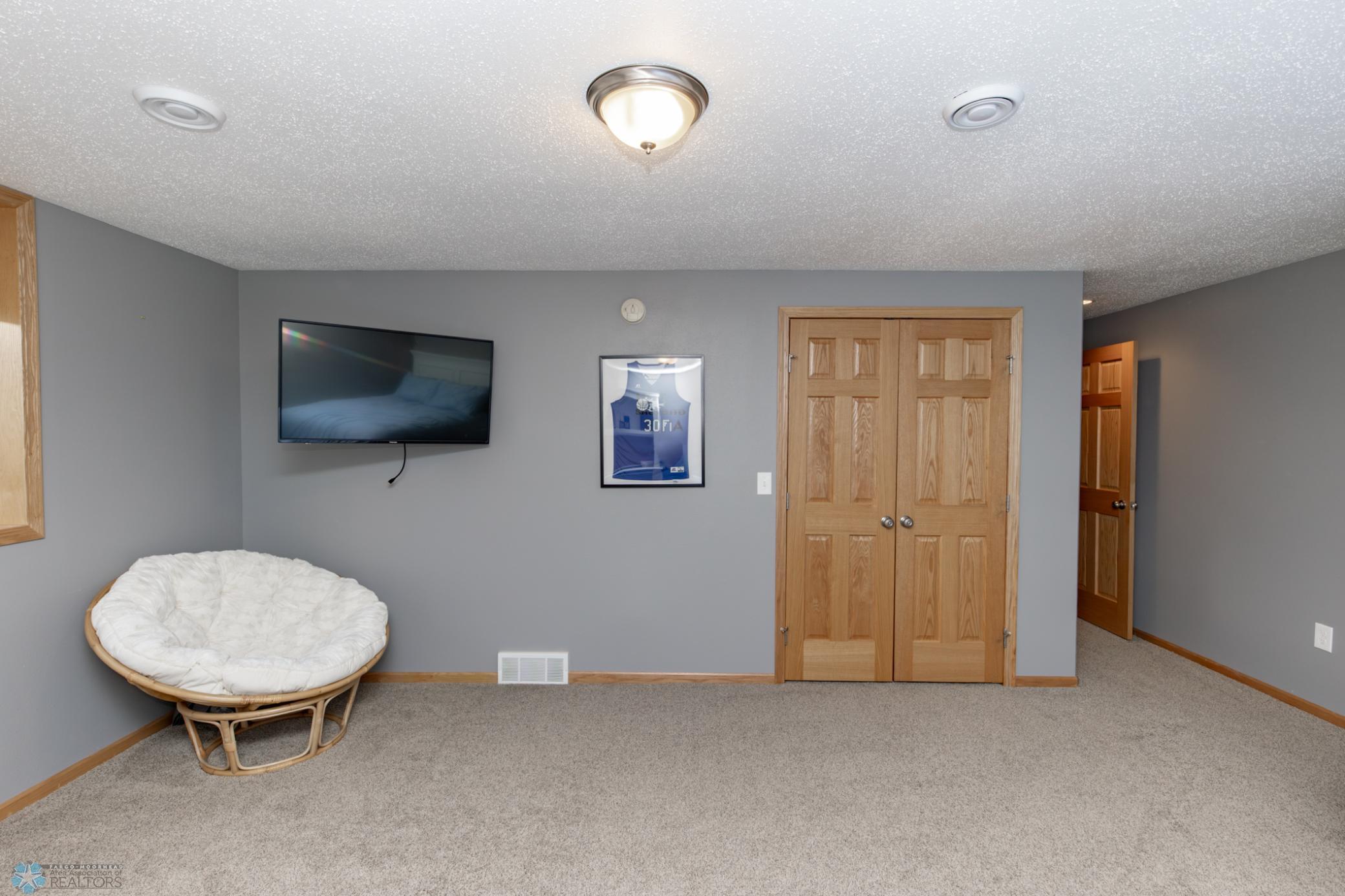 4833 Woodhaven Drive, Fargo, North Dakota image 45