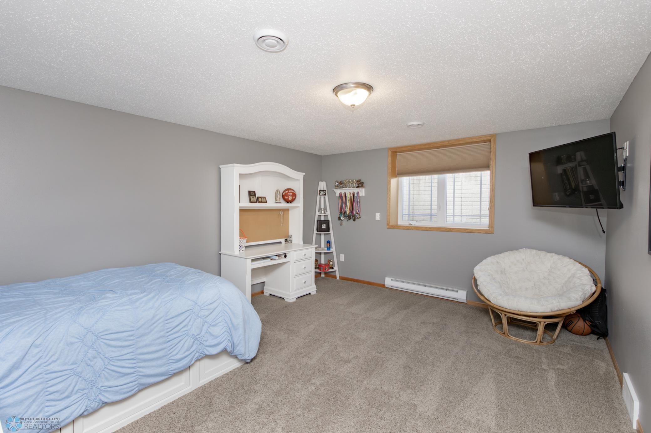 4833 Woodhaven Drive, Fargo, North Dakota image 44