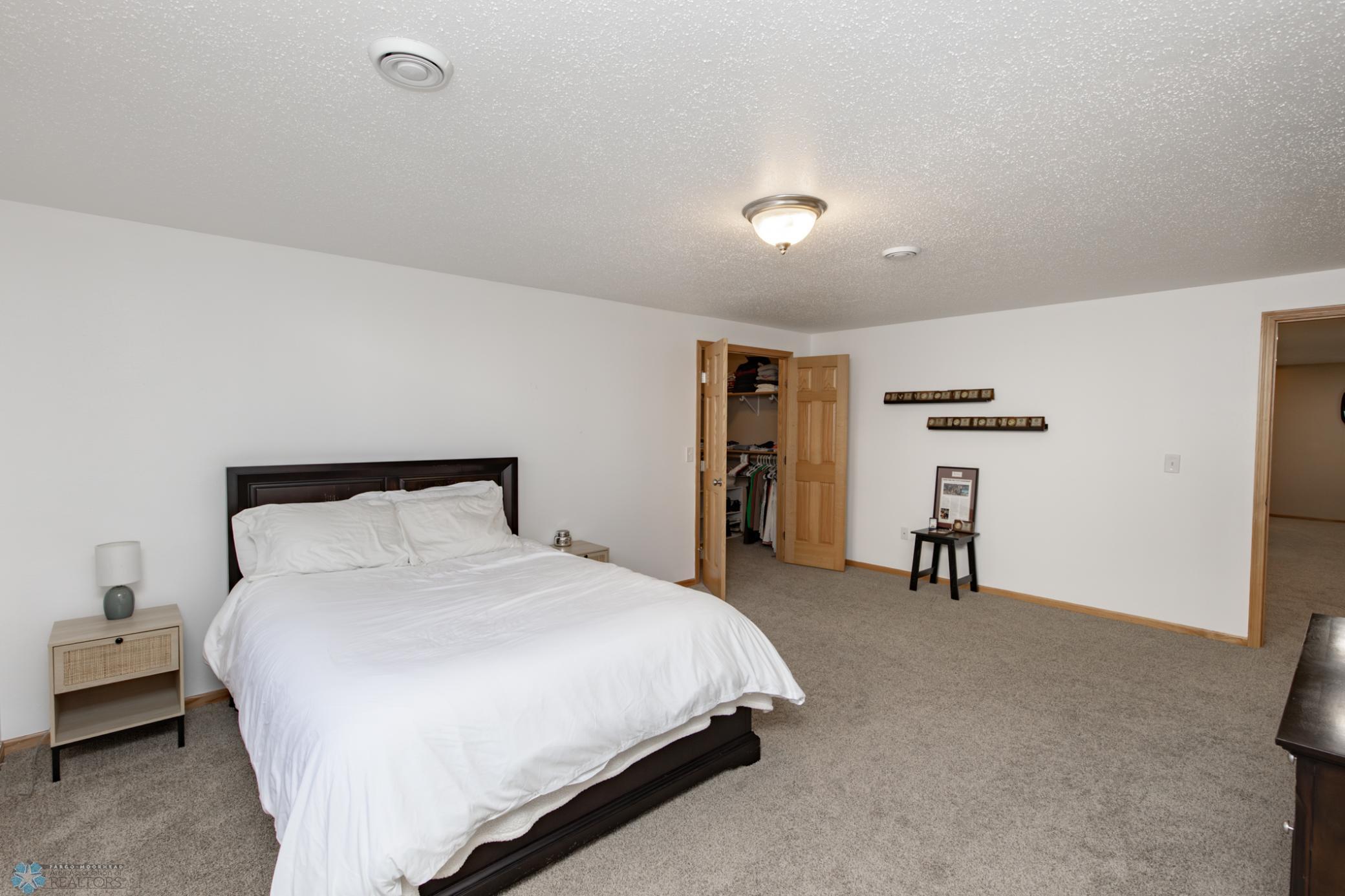 4833 Woodhaven Drive, Fargo, North Dakota image 47