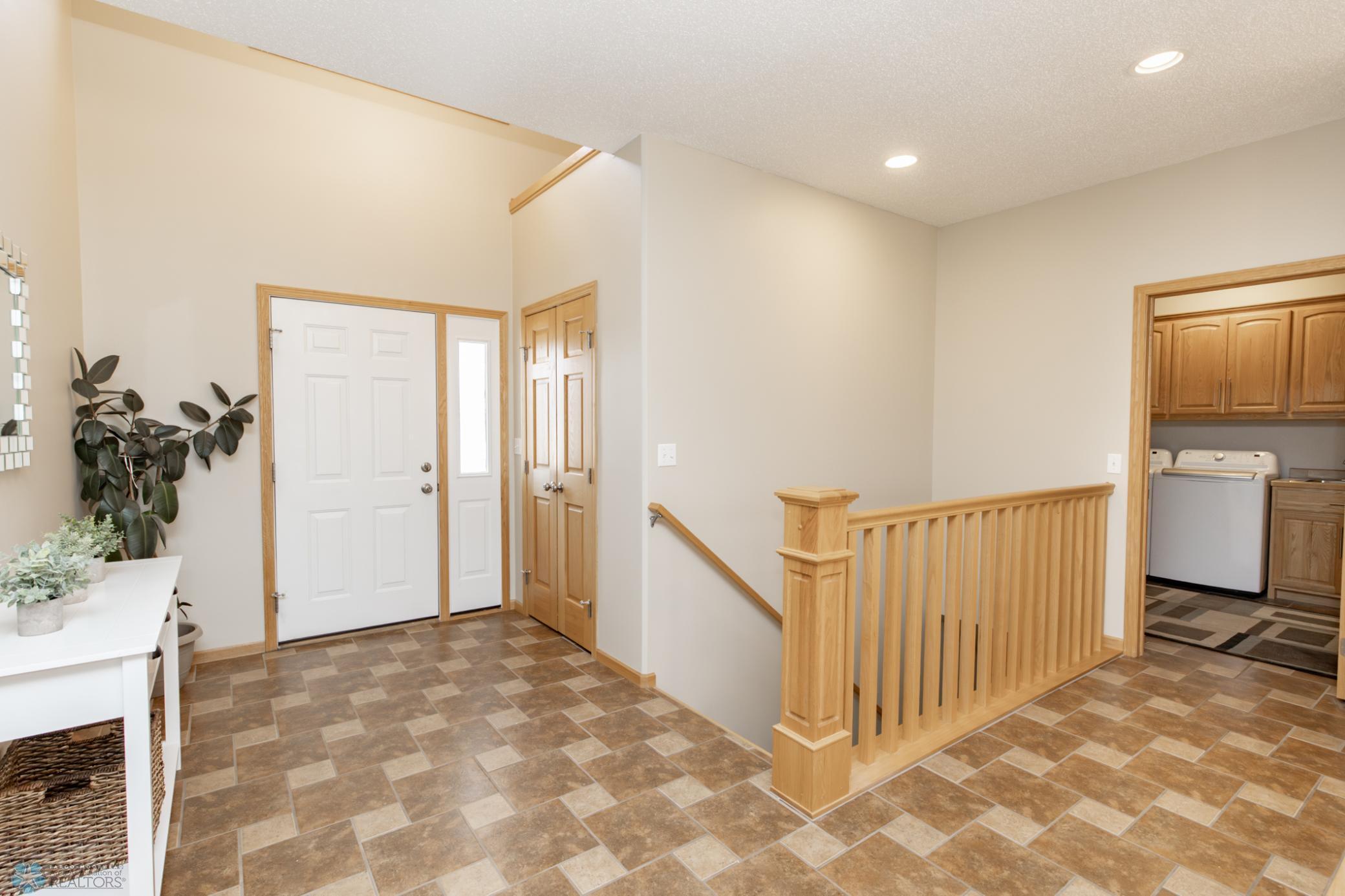 4833 Woodhaven Drive, Fargo, North Dakota image 5