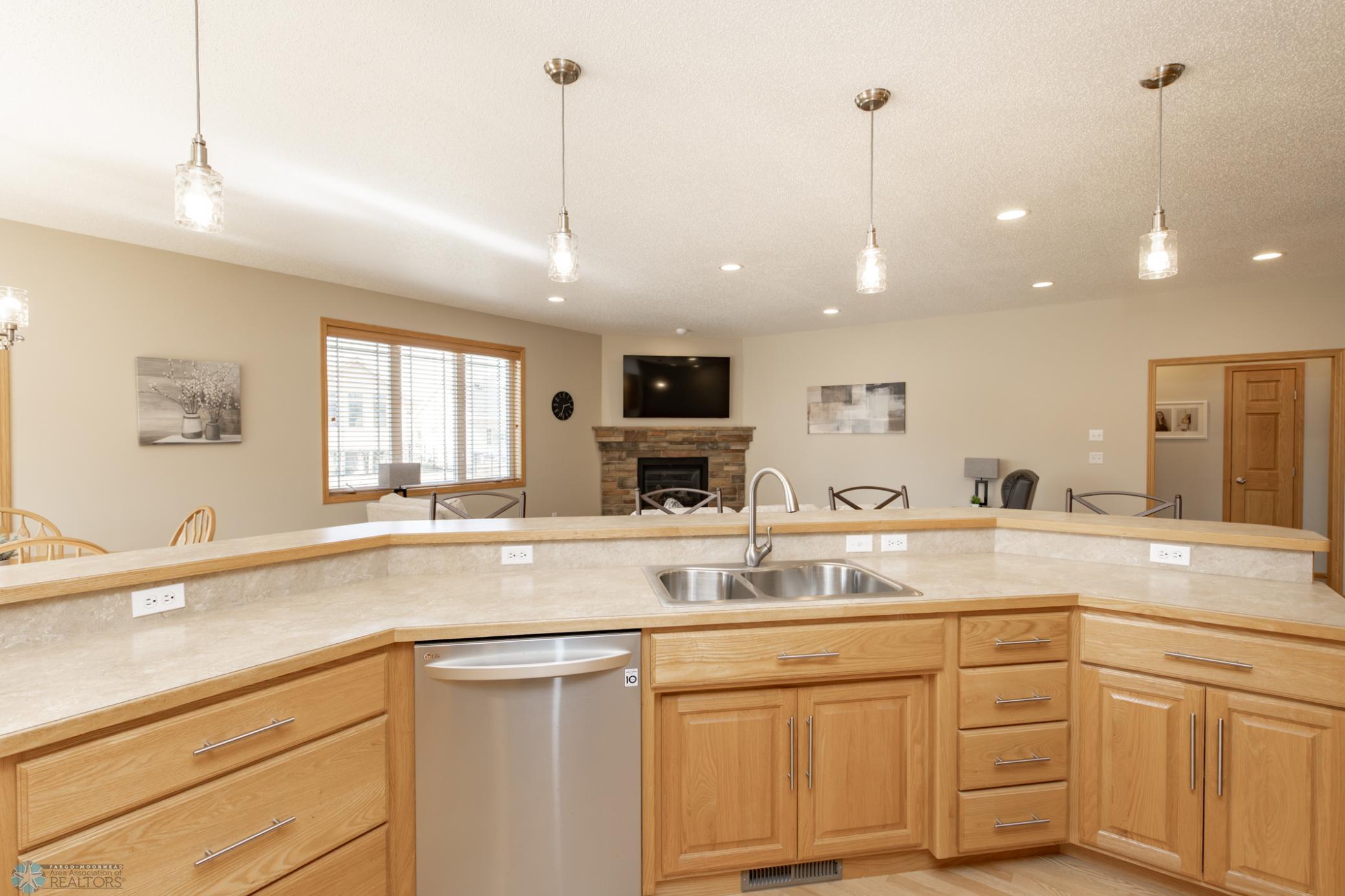 4833 Woodhaven Drive, Fargo, North Dakota image 15