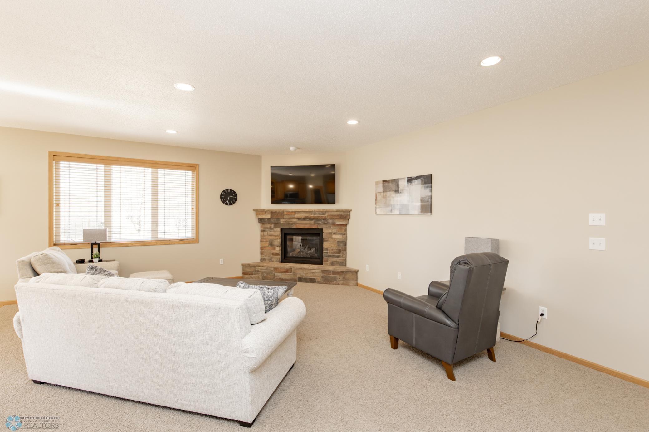 4833 Woodhaven Drive, Fargo, North Dakota image 7