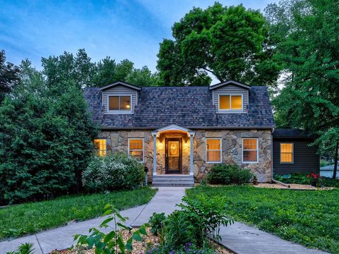Homes For Sale - 481 Desnoyer Avenue<br/> Ramsey County, Saint Paul, MN 55104