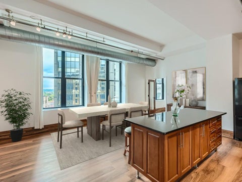 Condo For Sale - 350 Saint Peter Street<br/> Ramsey County, Saint Paul, MN 55102