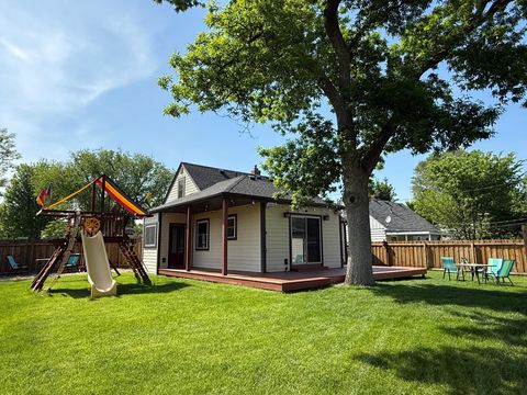 Homes For Sale - 5945 Russell Avenue<br/> Hennepin County, Minneapolis, MN 55410