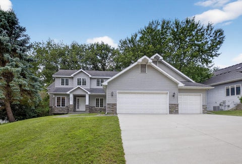 Homes For Sale - 2032 Fox Valley Drive<br/> Olmsted County, Rochester, MN 55902
