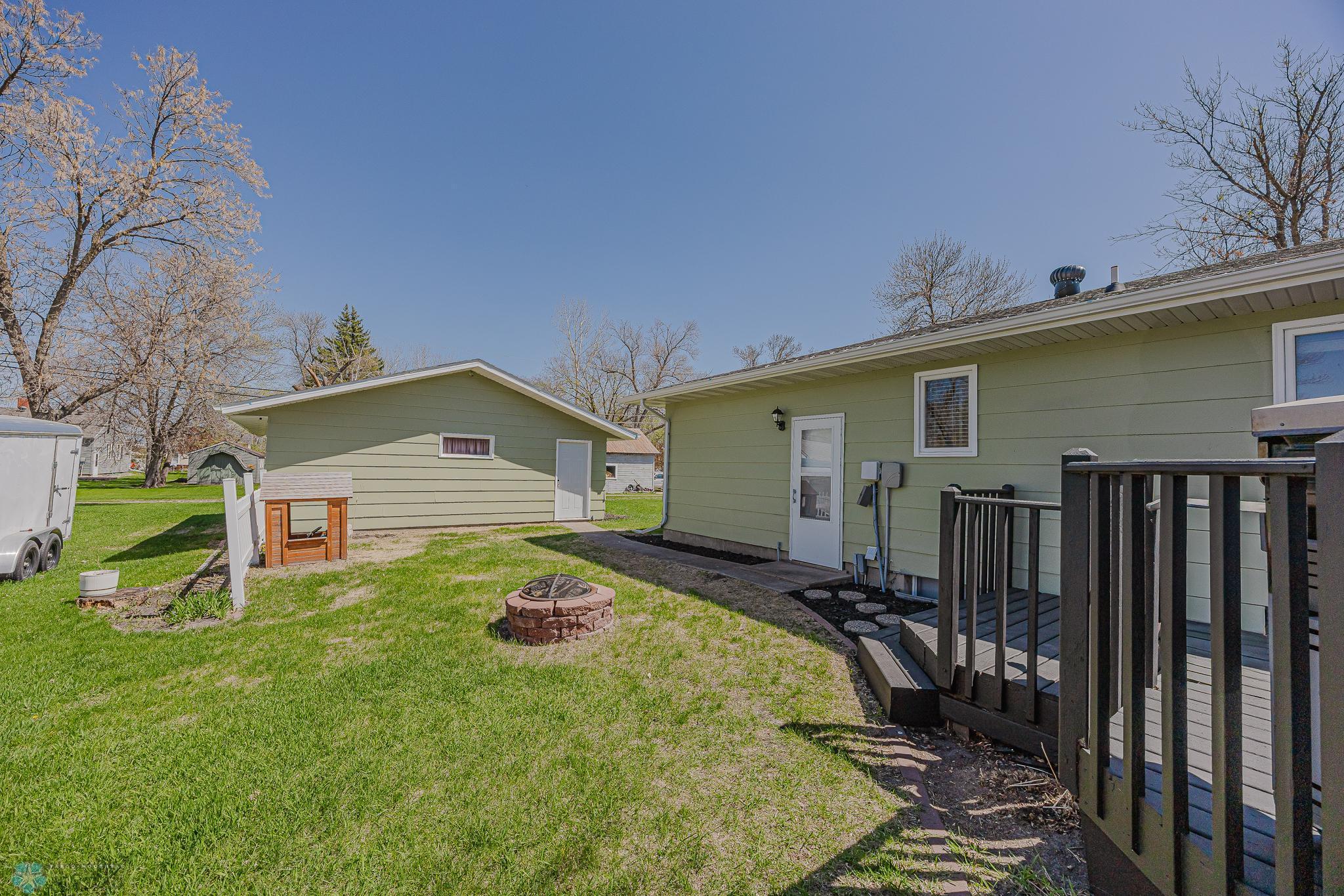 122 3rd Avenue, Hillsboro, North Dakota image 44