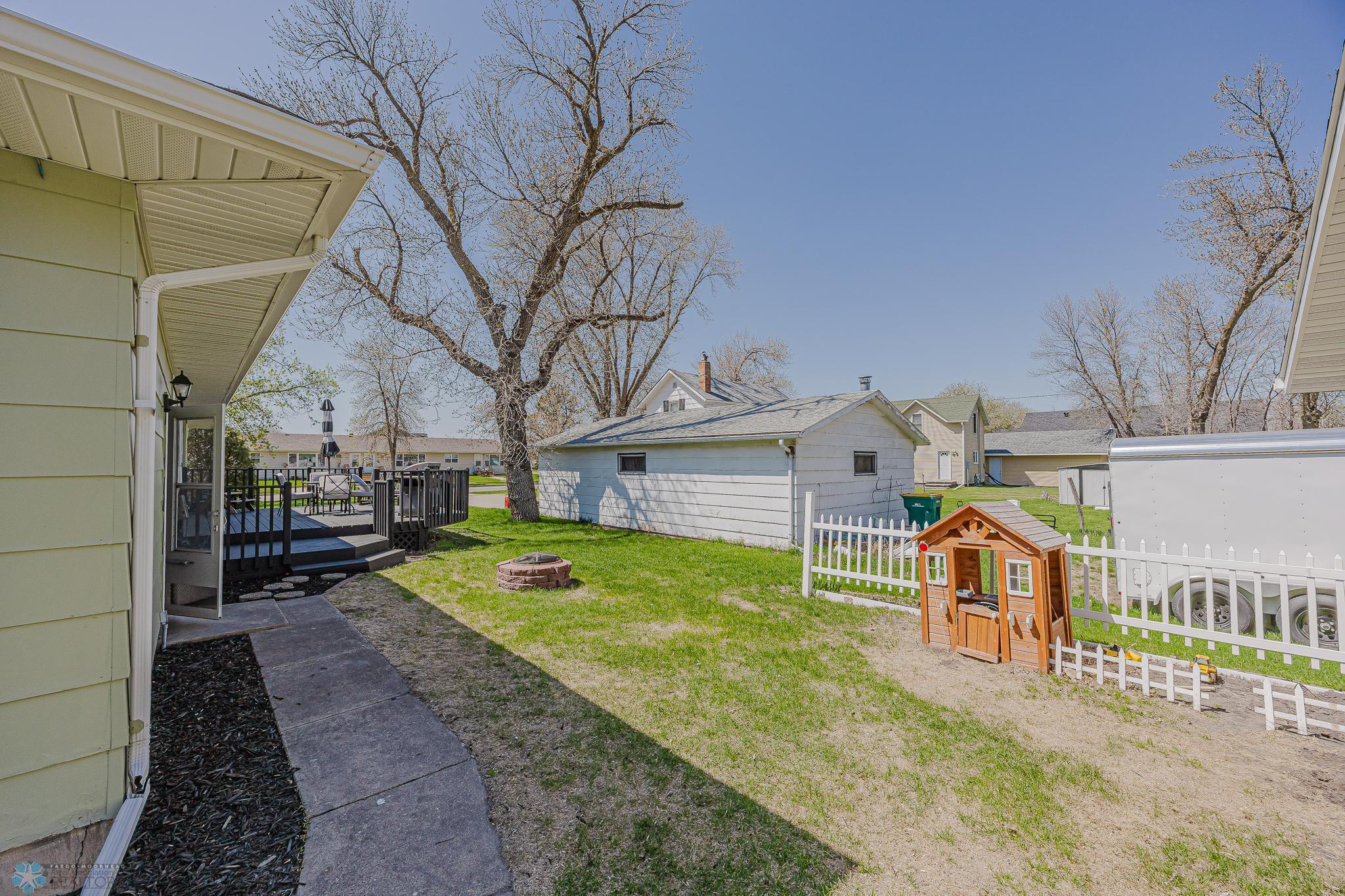 122 3rd Avenue, Hillsboro, North Dakota image 45