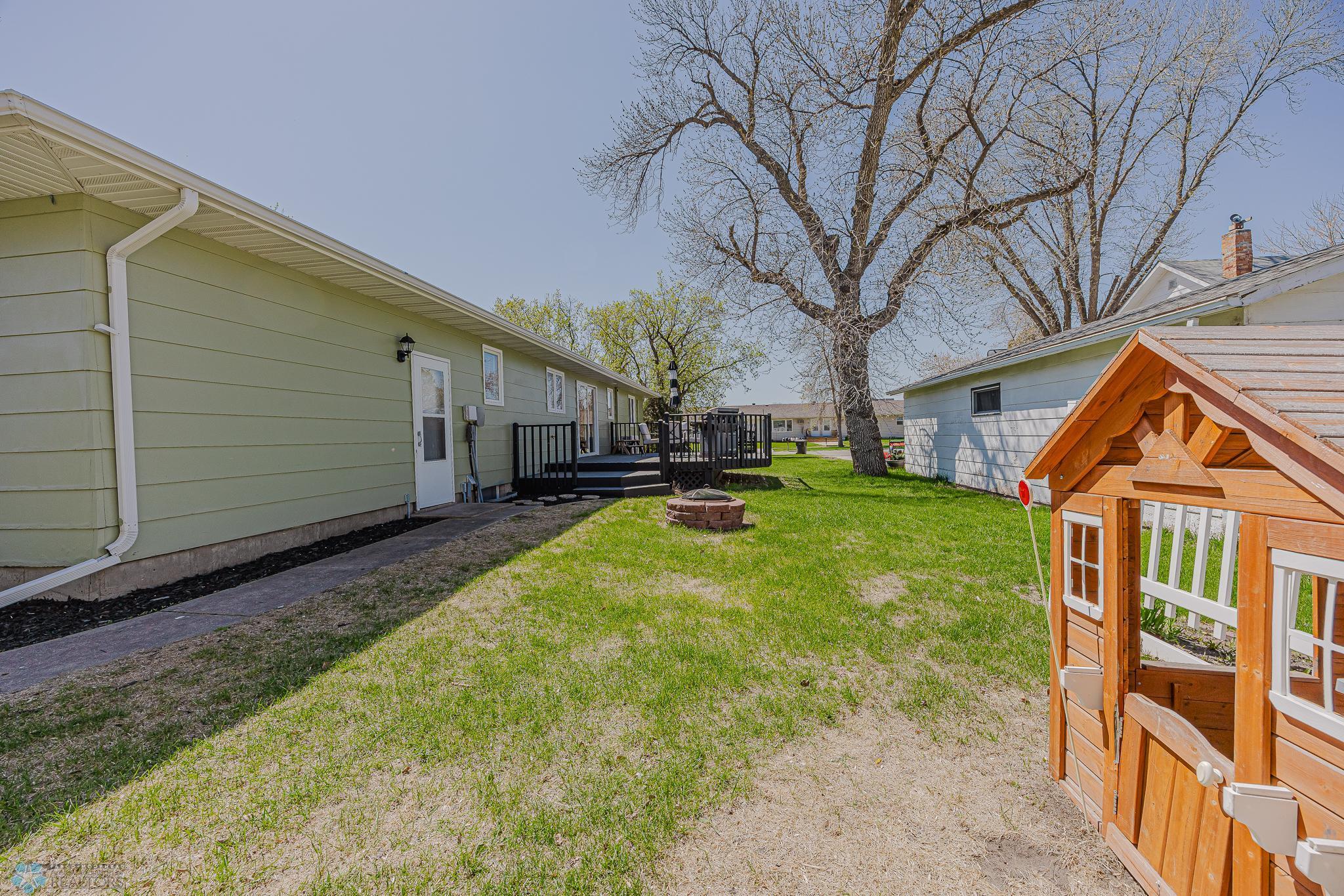 122 3rd Avenue, Hillsboro, North Dakota image 41