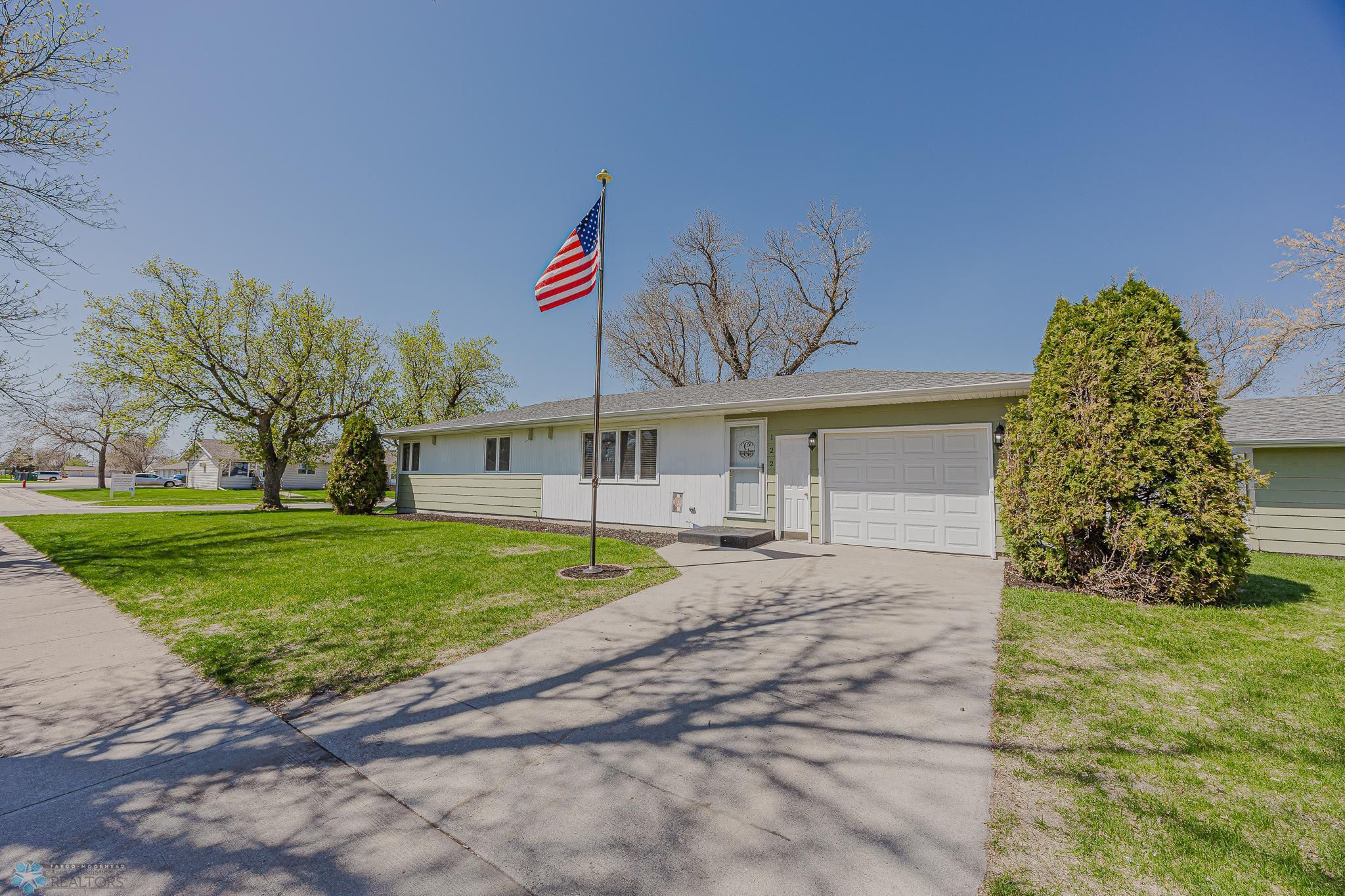 122 3rd Avenue, Hillsboro, North Dakota image 3