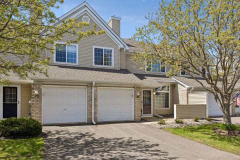 Townhouse For Sale - 2200 Ranchview Lane<br/> Minneapolis, MN 55447