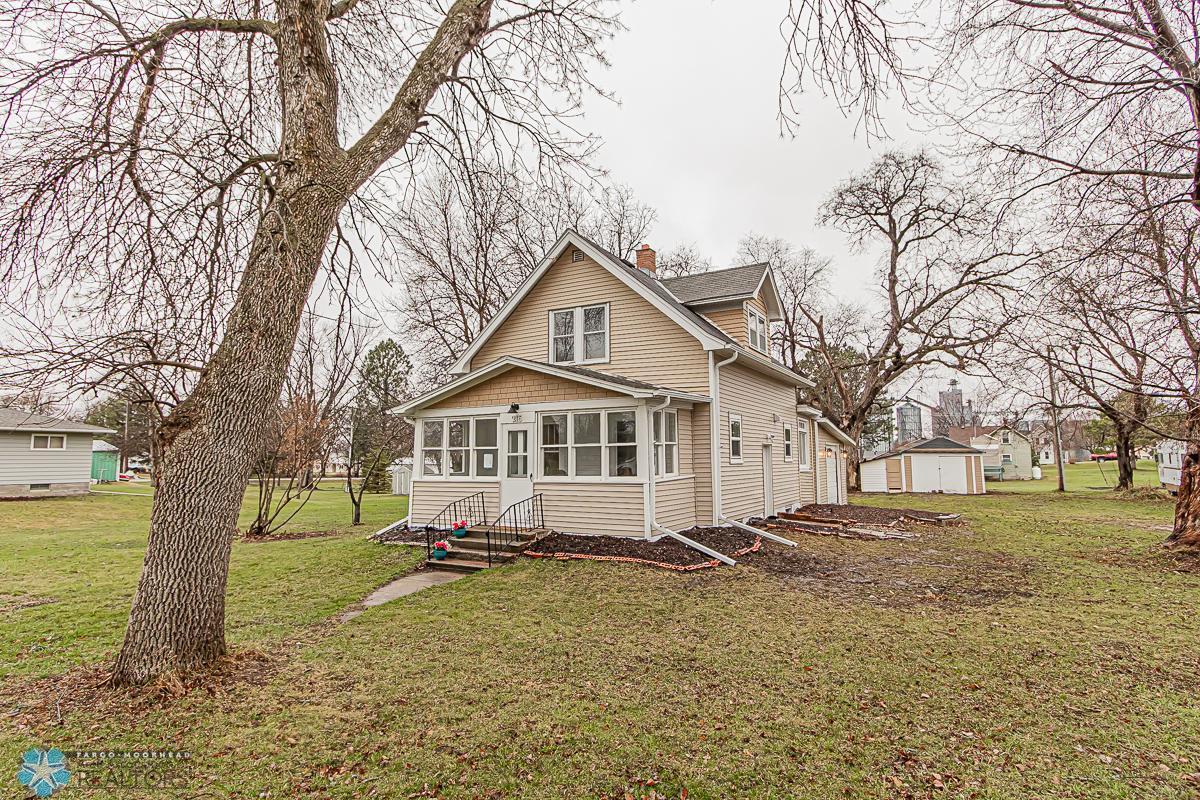 216 1st Street, Rothsay, Minnesota image 1