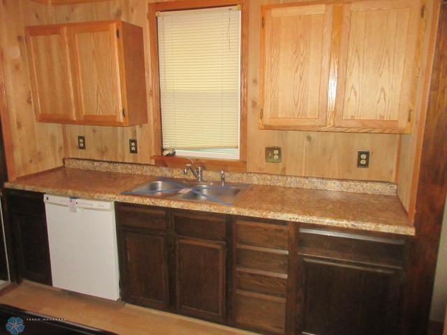 Fargo, North Dakota 58103, United States, 3 Bedrooms Bedrooms, ,1 BathroomBathrooms,Residential,Pending,37500