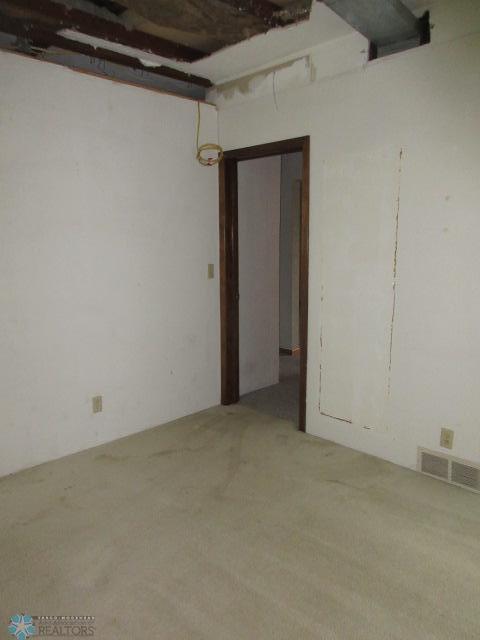 Fargo, North Dakota 58103, United States, 3 Bedrooms Bedrooms, ,1 BathroomBathrooms,Residential,Pending,37500
