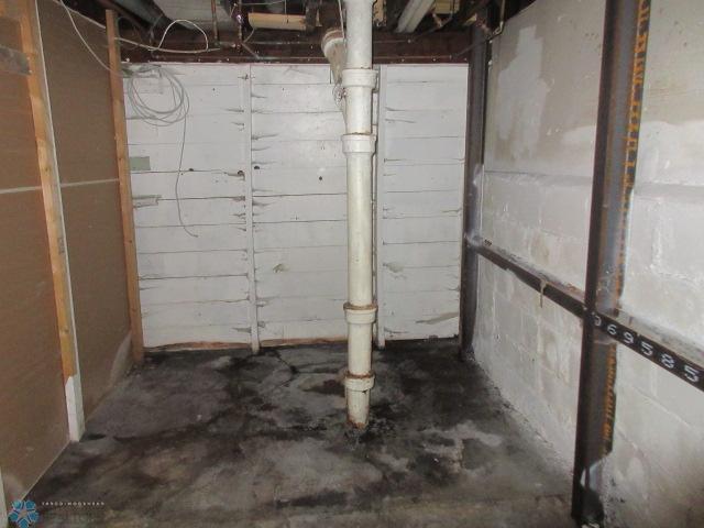 Fargo, North Dakota 58103, United States, 3 Bedrooms Bedrooms, ,1 BathroomBathrooms,Residential,Pending,37500