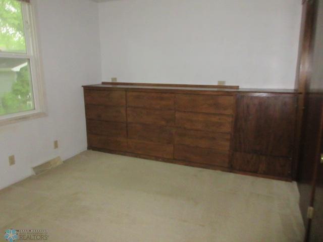 Fargo, North Dakota 58103, United States, 3 Bedrooms Bedrooms, ,1 BathroomBathrooms,Residential,Pending,37500