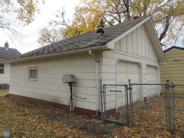 Fargo, North Dakota 58103, United States, 3 Bedrooms Bedrooms, ,1 BathroomBathrooms,Residential,Pending,37500