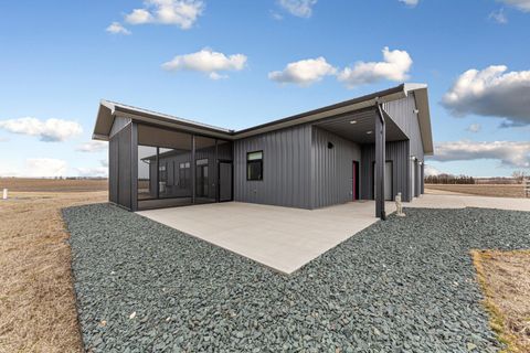 Homes For Sale - 17742 280th Avenue<br/> Waseca County, Ellendale, MN 56026