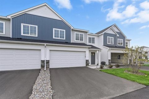 Townhouse For Sale - 8856 Meadowcrest Drive<br/> Monticello, MN 55328