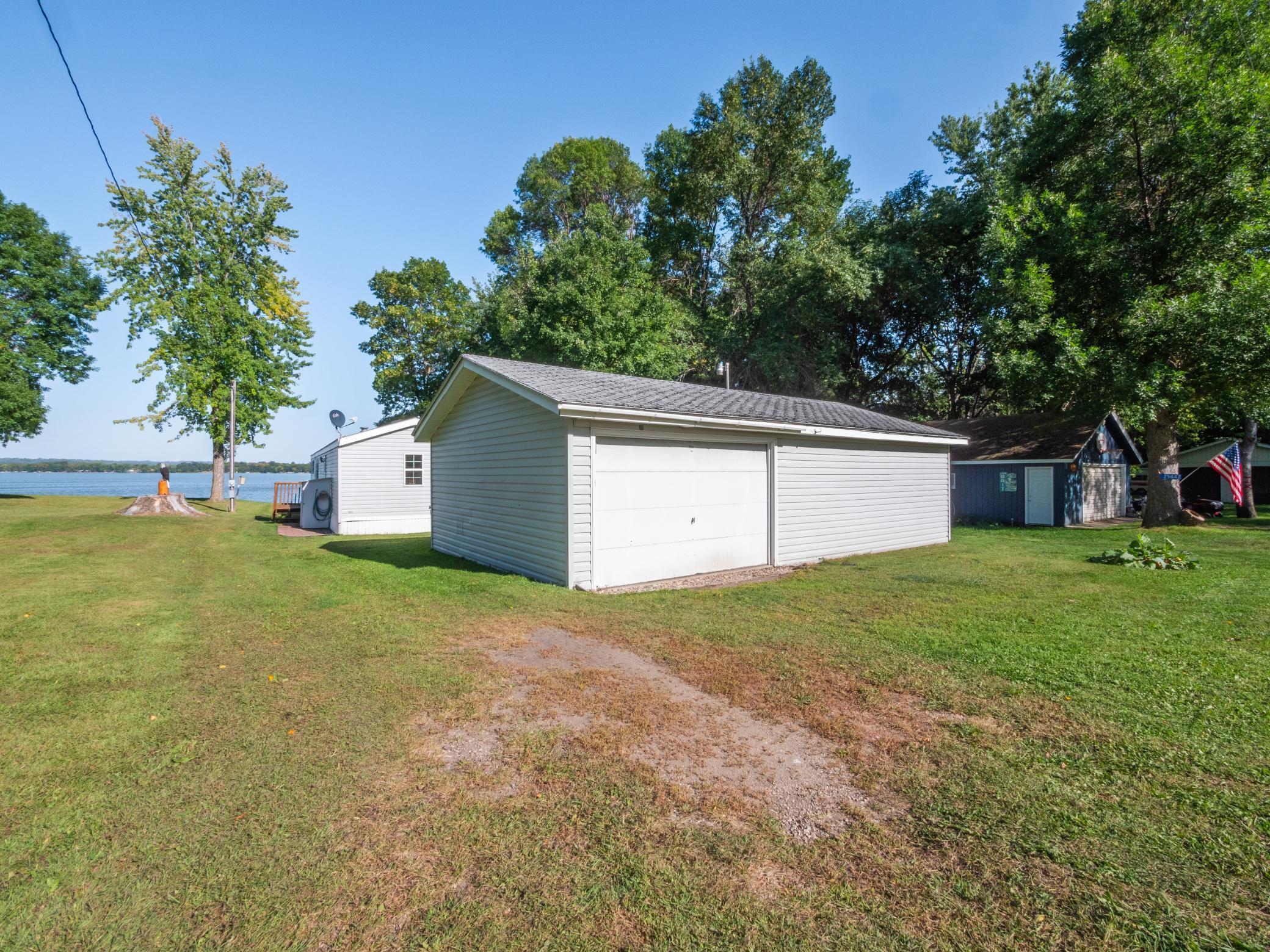 25850 Gunderson Drive, Glenwood, Minnesota image 4