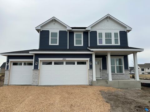 Homes For Sale - 1691 Tyrone Drive<br/> Scott County, Shakopee, MN 55379