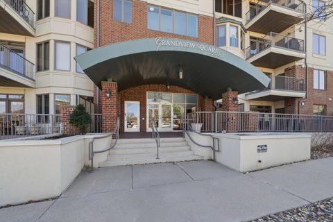 Condo For Sale - 5275 Grandview Square<br/> Edina, MN 55436