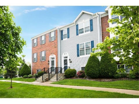 Townhouse For Sale - 502 Village Parkway<br/> Circle Pines, MN 55014