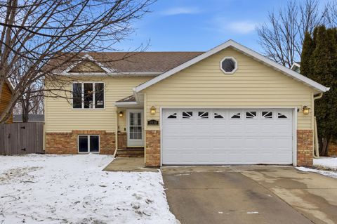 Homes For Sale - 1530 29th Avenue<br/> Cass County, Fargo, ND 58103