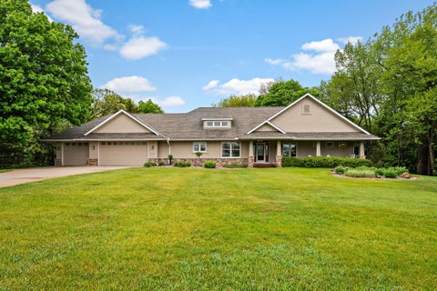 Homes For Sale - 3990 Golfview Drive<br/> Jordan, MN 55352