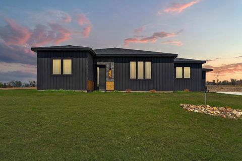 Homes For Sale - 20355 Cedar Lake Trail<br/> Morristown, MN 55052